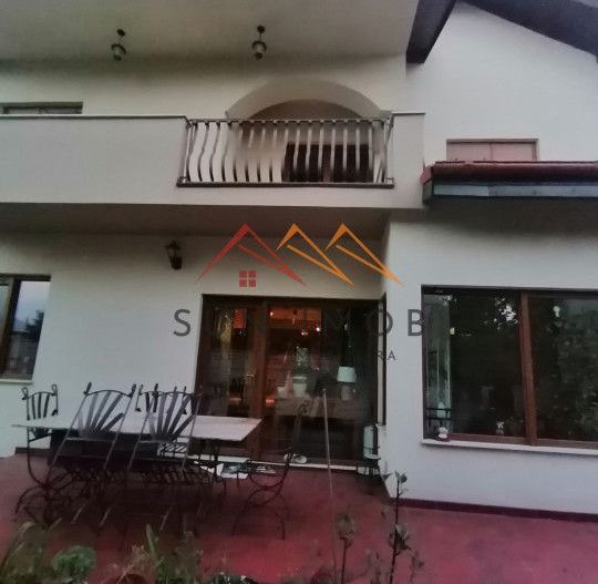 Vila P+E+M, an 2012, 6 camere, ultracentral, finisaje lux, Ploiesti,PH - Poză 13