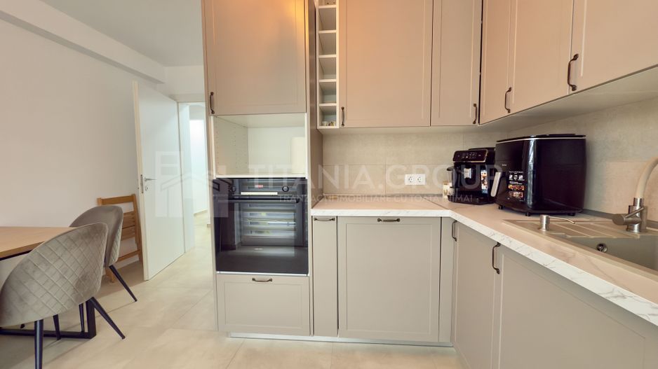 Apartament modern 3 camere, etaj intermediar + parcare - zona Coresi - Poză 5