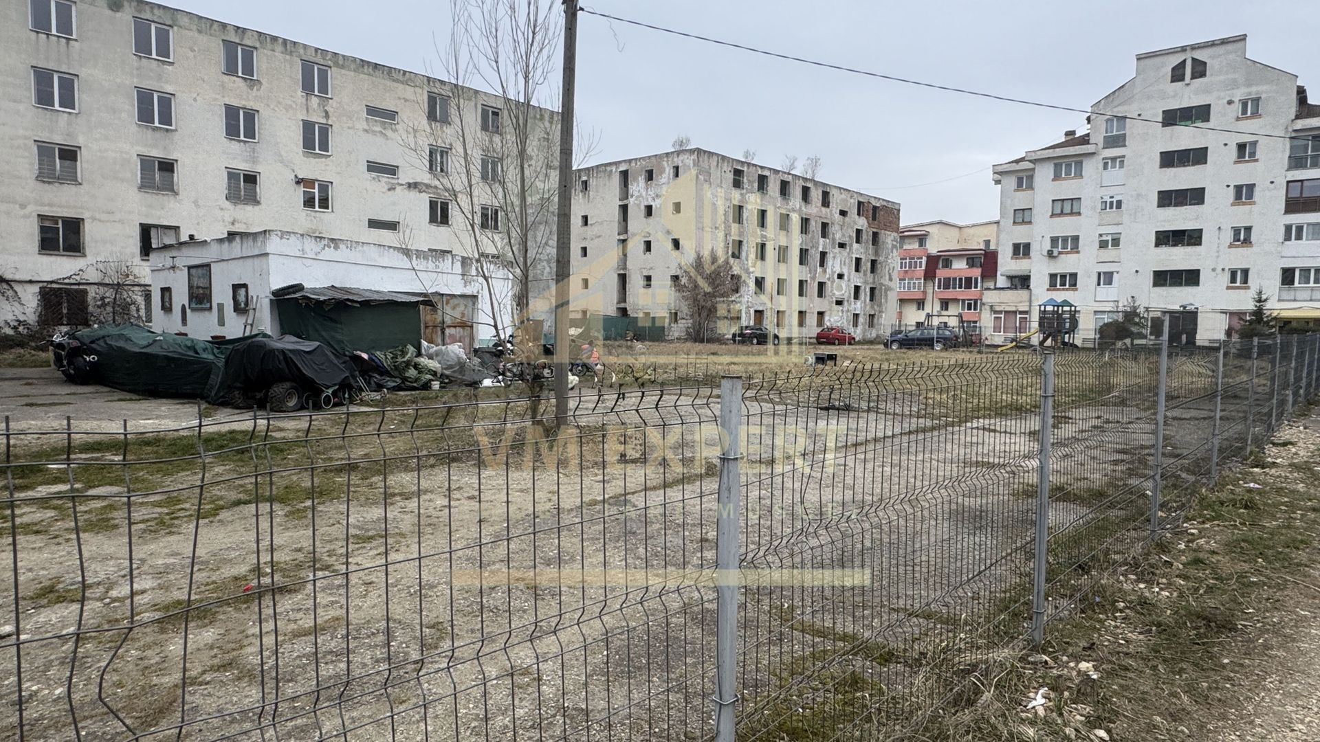 BLOC DE GARSONIERE P+4 SUPRAFAȚĂ UTILĂ 2135MP TEREN 2967 MP CĂMPULUNG - Poză 11