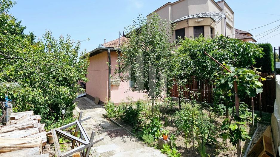 Casa individuala de vanzare, Centru - Poză 1