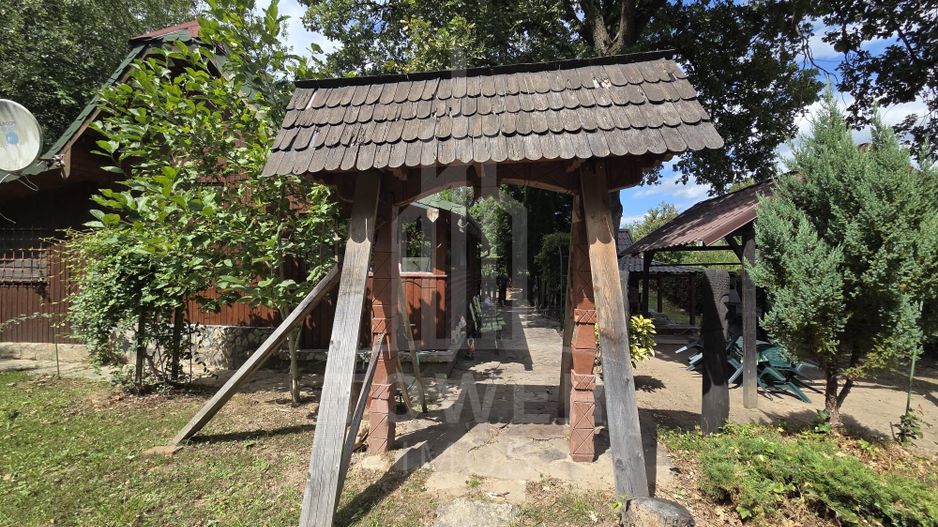 Teren deosebit cu cabană din lemn, Tocile – locație liniștită - Poză 14