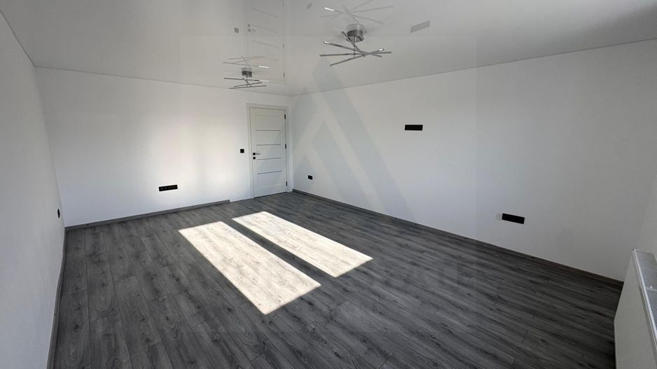Casa moderna constructie noua 195 mp utili si 100 mp curte Sura Mare - Poză 13