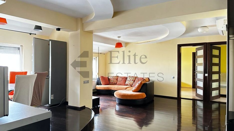 Apartament de vanzare cu 4 camere in zona Decebal - Poză 1