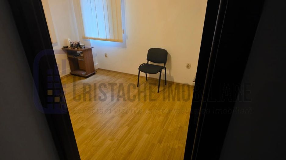 Spatiu birou/ Apartament 5 camere nemobilat | 180 mp | Parter - Poză 1