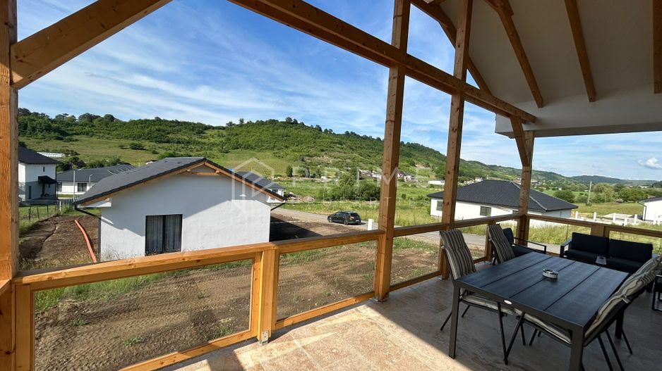 Casă modernă de închiriat – Eleganță și confort în Livezeni - Poză 14