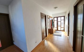 Casa spatioasa si utila,  5 camere, garaj, pivnita  - Sibiu - Poză 9