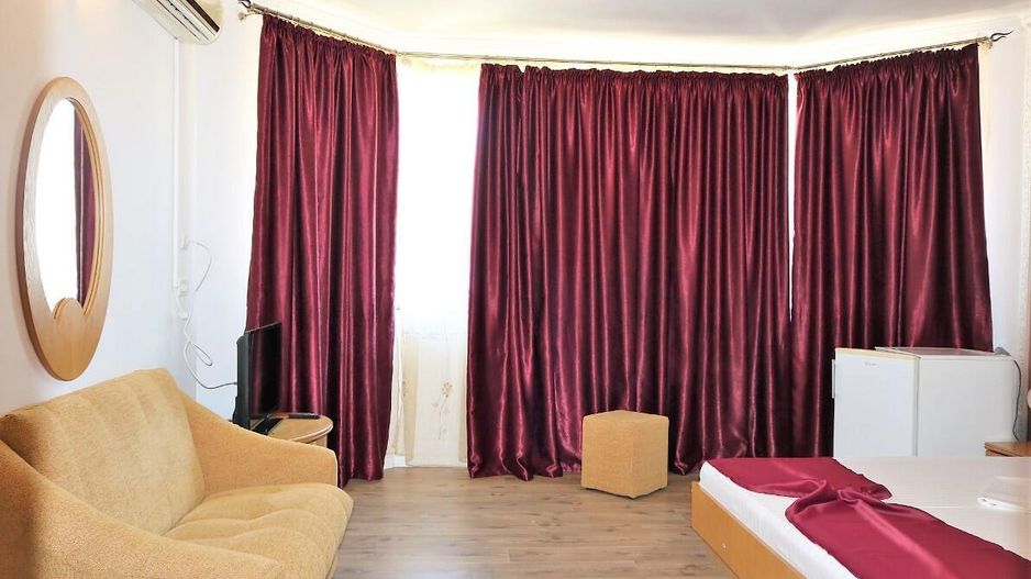 Mamaia Nord - Langa Mare, pensiune la cheie, 11 camere, 9 bai! - Poză 66