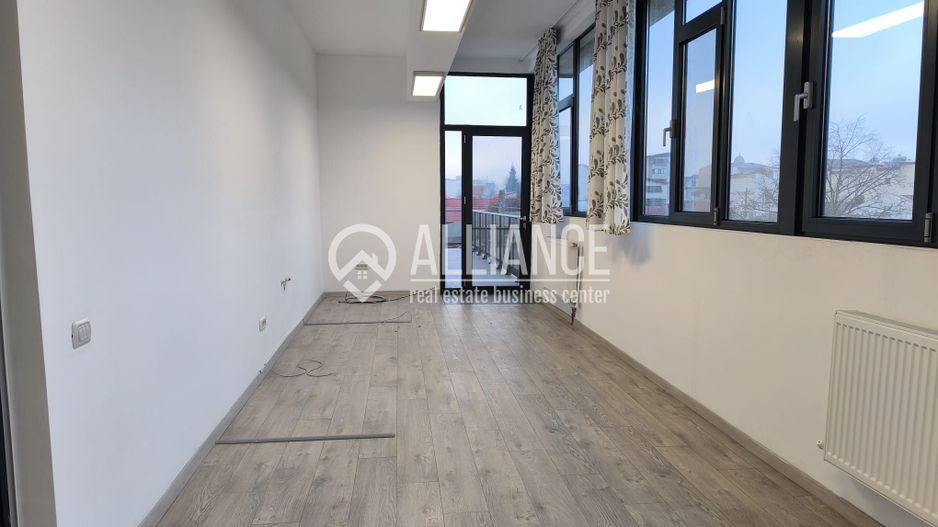 CENTRU ANAF(COD03) - Birou luminos ,cu teras, in cladire noua ! - Poză 7