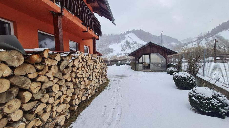 In regiune pitoreasca, cu view montan, Moeciu de Jos, Bran, Brasov - Poză 36