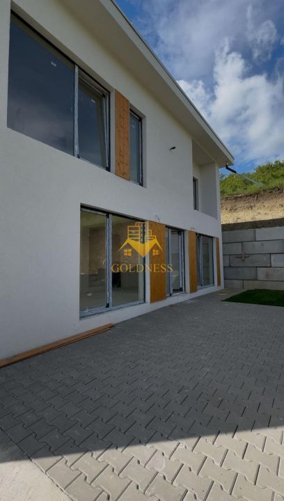 Casă tip duplex de vânzare, 4 camere, suprafață teren 200 mp, Chinteni - Poză 2