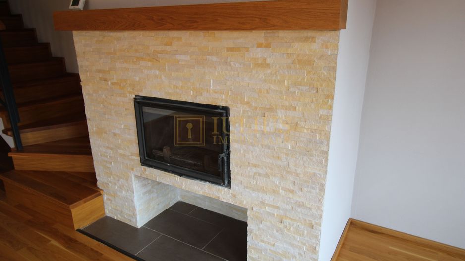 Braytim; 3 dormitoare, living saptios cu semineu. - Poză 3