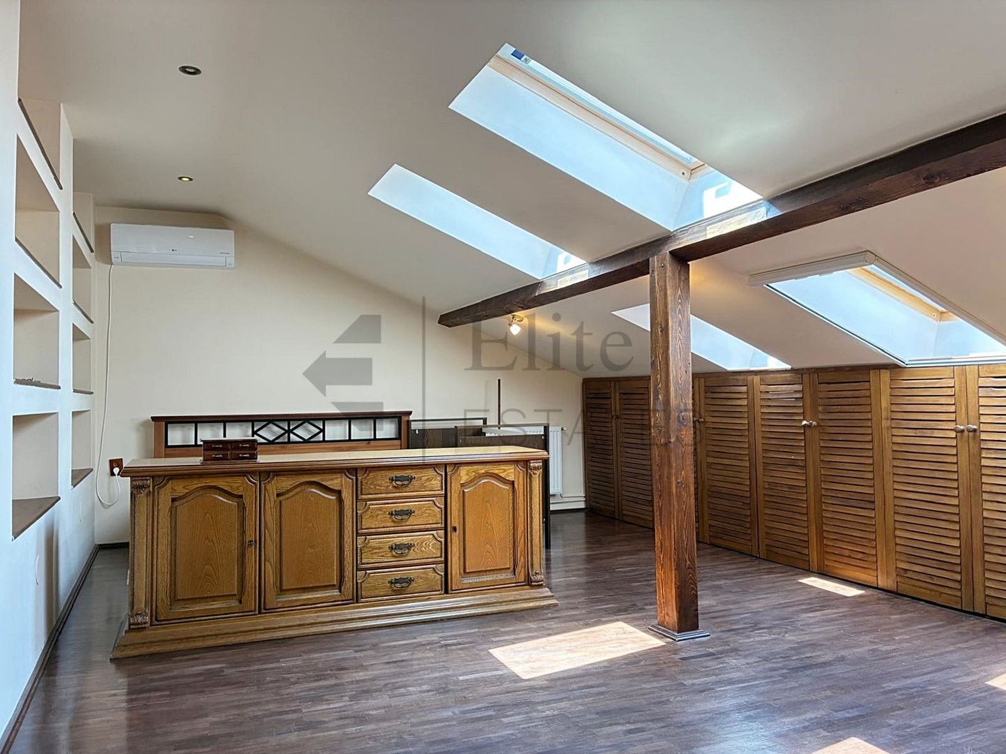 Casa ultracentrala - o oaza de liniste in inima orasului - Poză 8