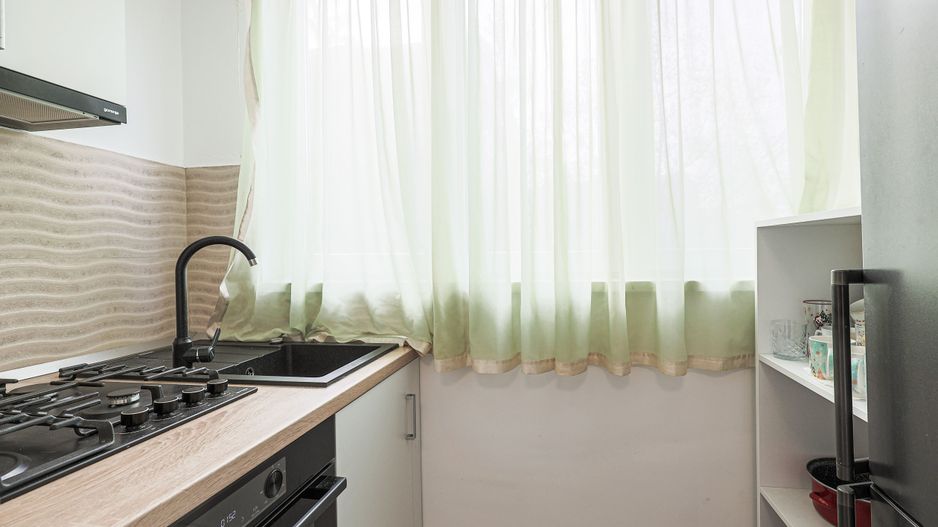 Rezervat Apartament renovat, cu 2 balcoane, la Etajul 1 in Micalaca - Poză 4