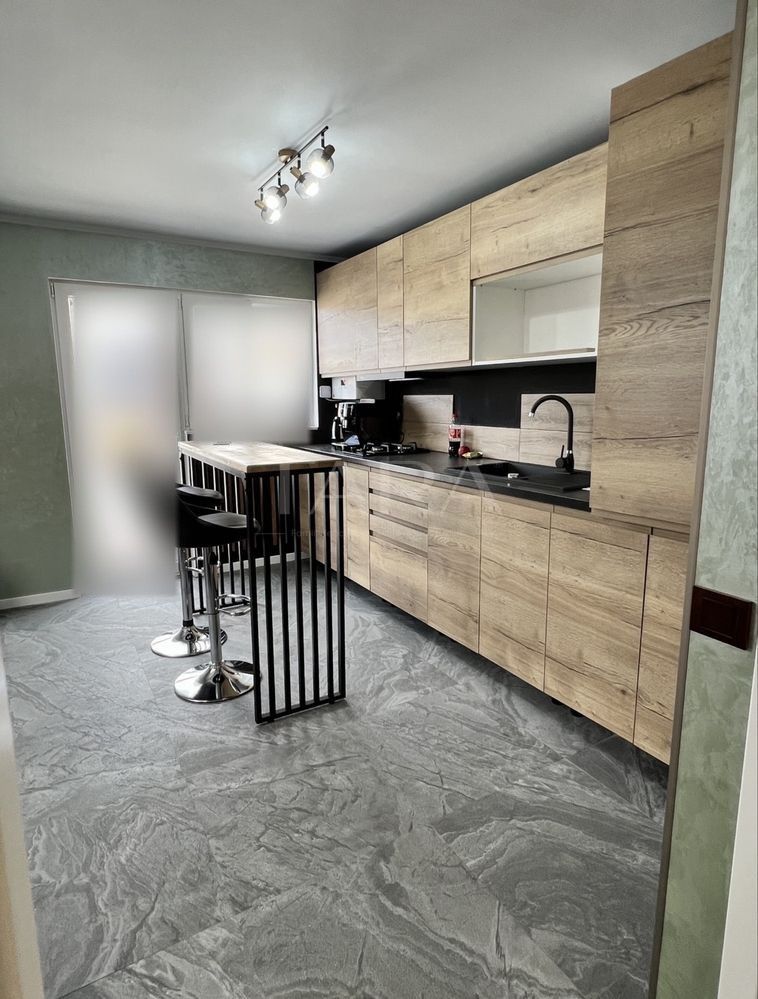 Apartament modern cu 2 camere, balcon și pod de 20 mp. - Poză 1