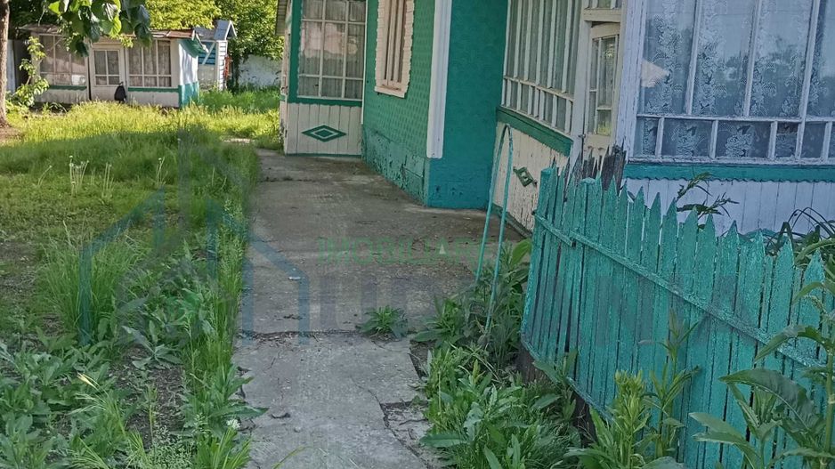 Casă tradițională și teren de vânzare în Tutora - Poză 1