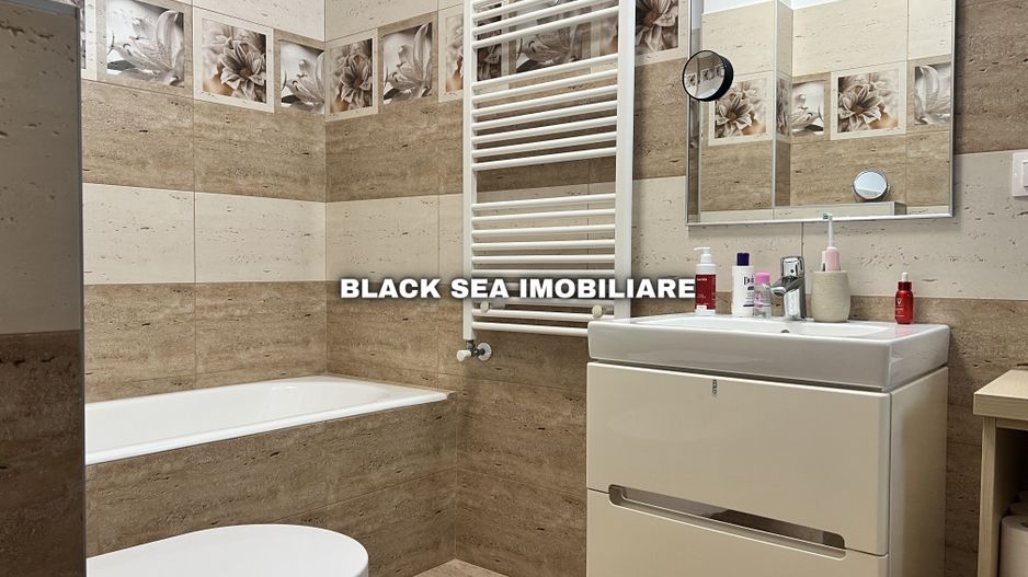 Vila de 7 Camere D+P+1+POD - Curte si garaj, EFORIE NORD Ocazie unica - Poză 12