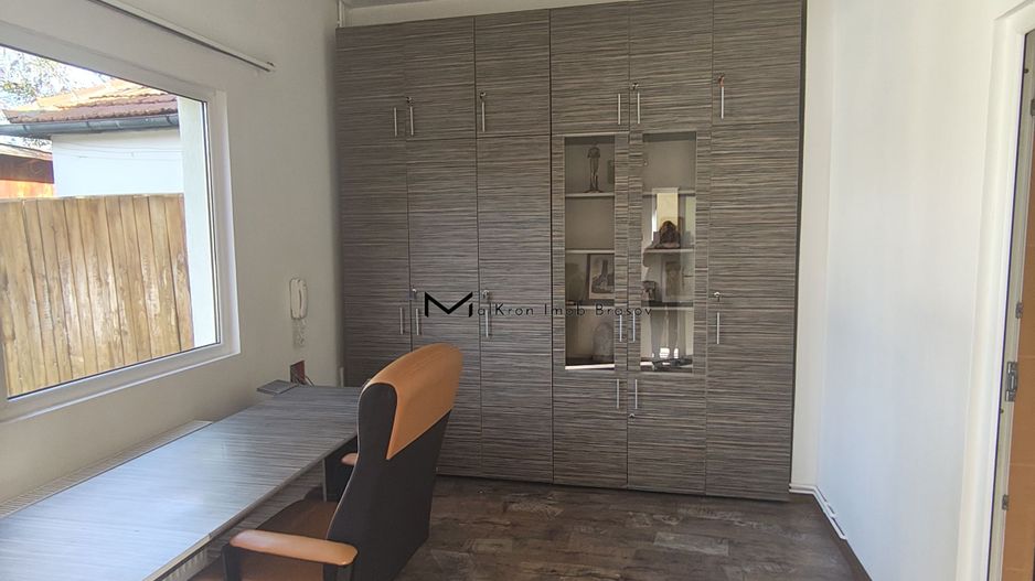 Casa de inchiriat Centrul Civic - Poză 2