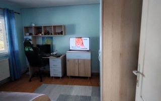 apartament la casa - zona Unirea - 3 camere - bucatarie - baie - teren generos - Poză 3