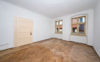 Locație rară în Brașov: ideal pentru regim hotelier sau business - Poză 16