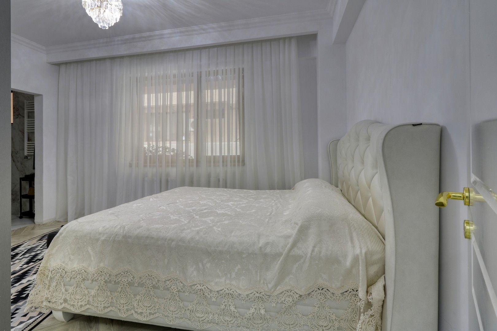 Parc Bazilescu-  4 camere + curte mare-  comision 0% - Poză 10