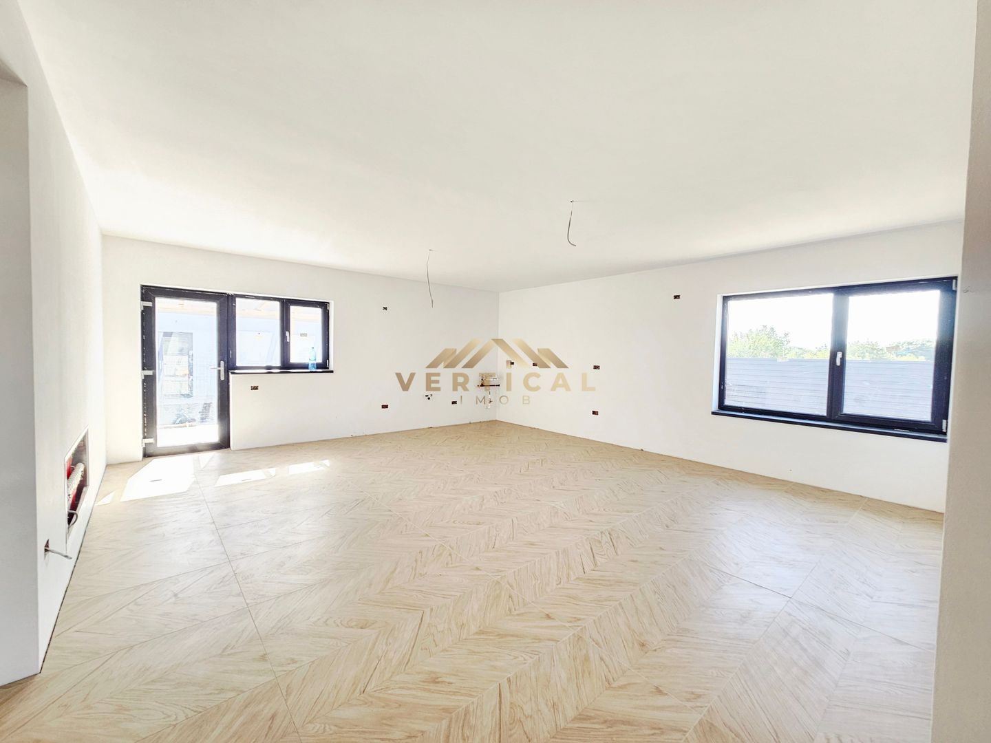 Casa parter 4 camere - comuna Berceni - Poză 6