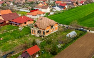 Casă 6 camere - la roșu - Zimandcuz, Arad – COMISION 0 - Poză 2