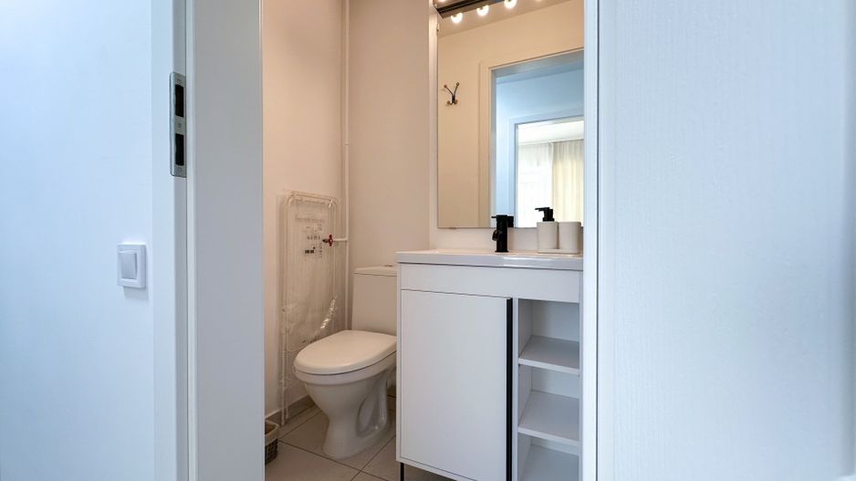 4 camere, 3 dormitoare, 2 băi, boiler, complet renovat - Poză 8