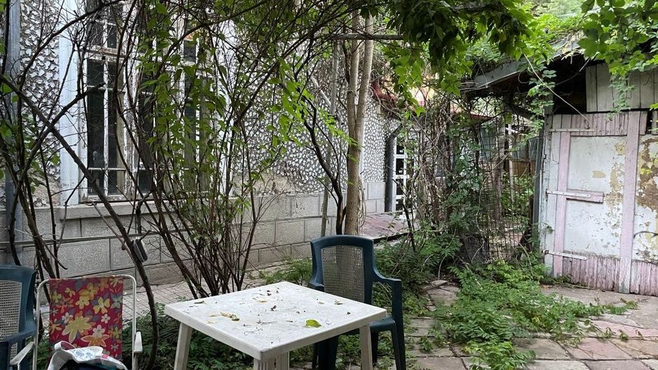 De vanzare teren si casa demolabila | 340 mp | Central - Poză 7