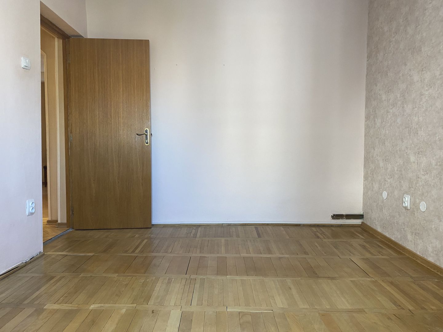 Vanzare apartament cu 4 camere luminos, vedere deschisă-Targoviste-M5 - Poză 3