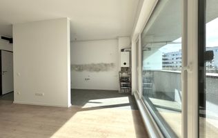 3 camere. Dormitor matrimonial cu baie en-suite. 83 mp Utili.