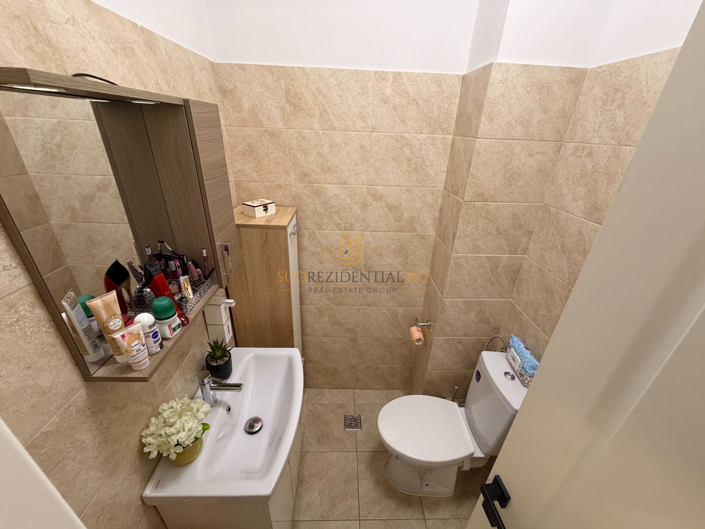 Confort și Eleganță: Apartament 3 Camere în Inima Sectorului 4 - Poză 17