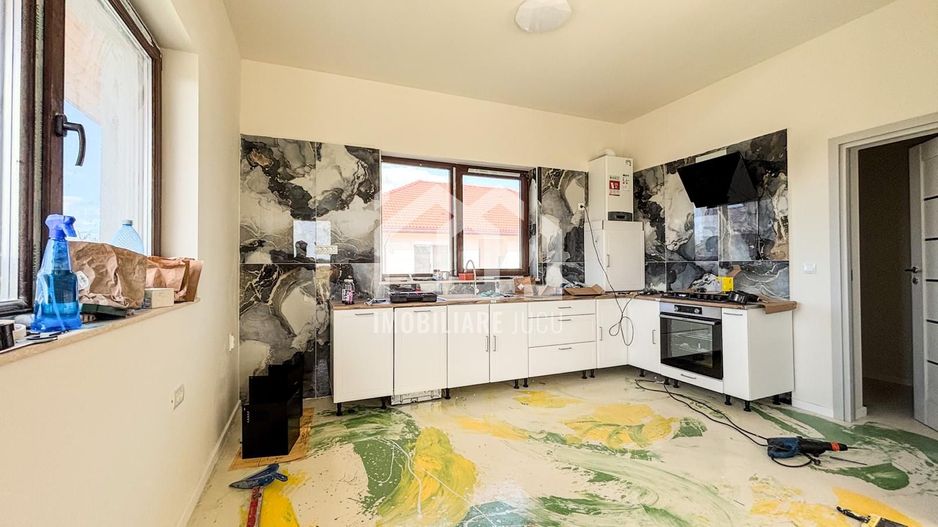 Casă Individuală 4 camere,114mp, teren 750mp, zona Parc,Jucu de Mijloc - Poză 8