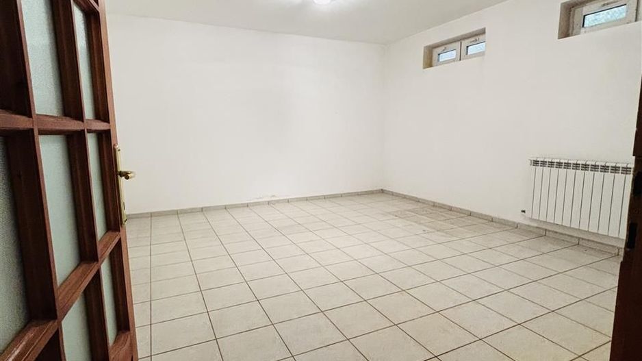 VILA CU 14 CAMERE SI 3405 MP TEREN IN SANMARTIN - Poză 17