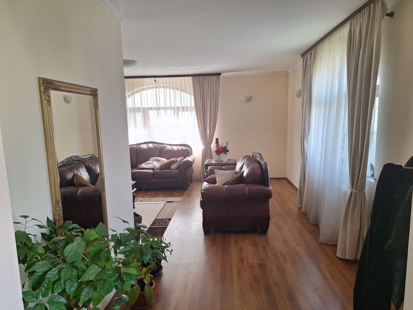 BRASADAS vinde casa individuala 8 cam teren 10 ari Unirii. - Poză 17