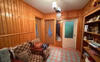 De vânzare apartament cu  3 camere, decomandat, zona Primaverii - Poză 1