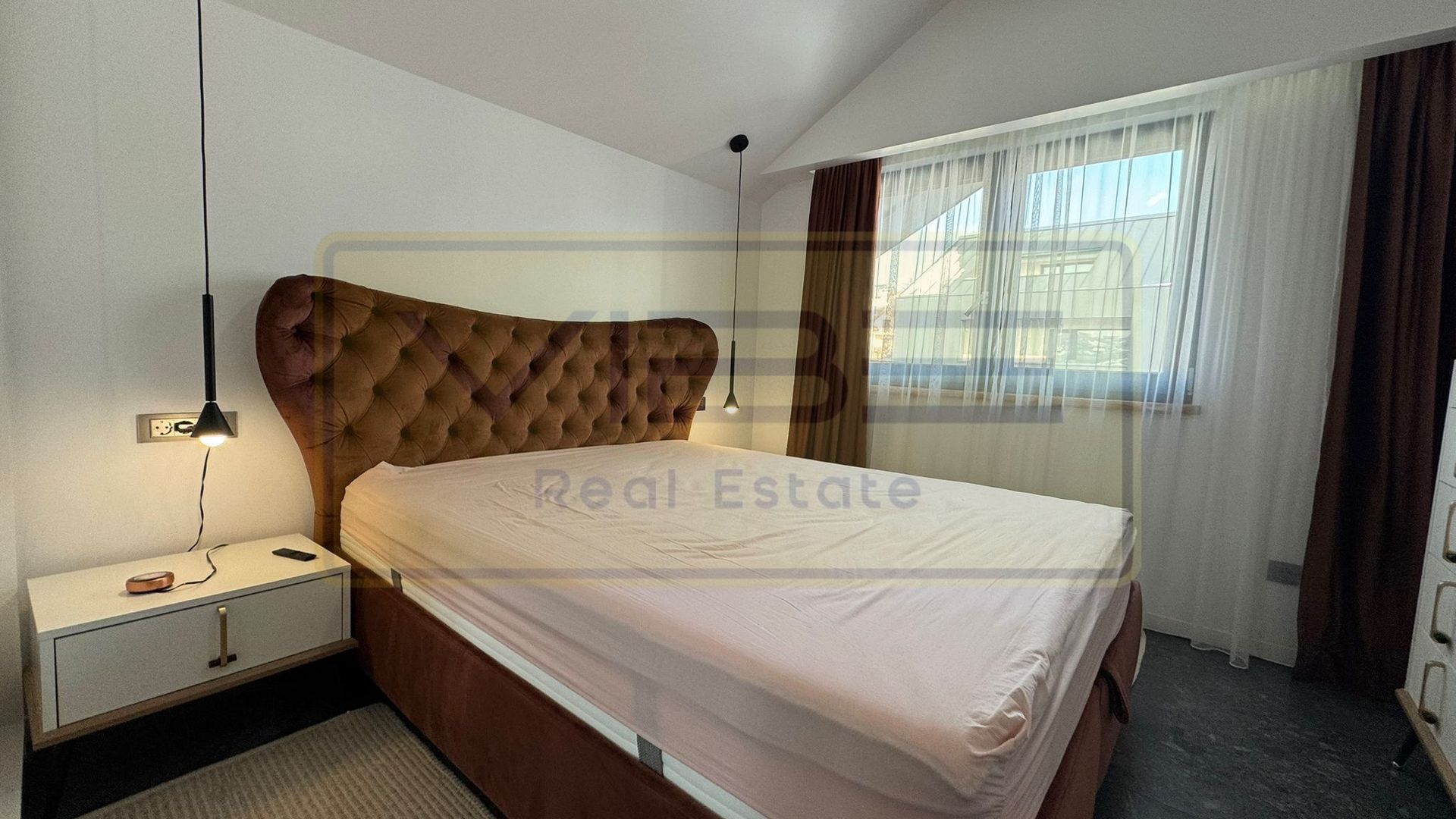 Apartament premium 3 camere + terasa Podul de Fier - Poză 12