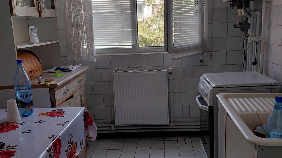 Aprtament 2 cam, Tig 1,et 3 si  un garaj mare langa bloc - Poză 3