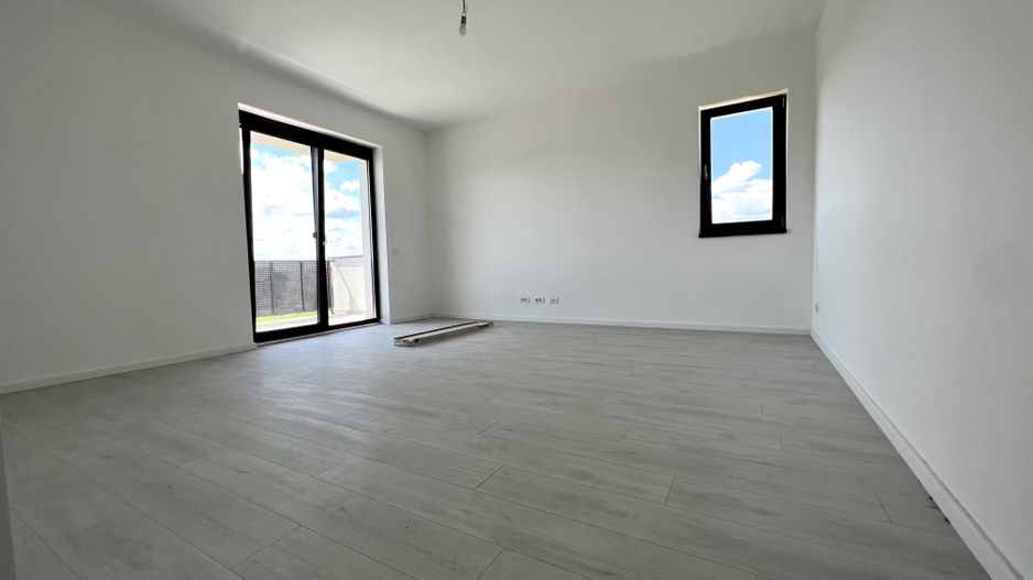 APARTAMENT CU 2 CAMERE - Poză 4