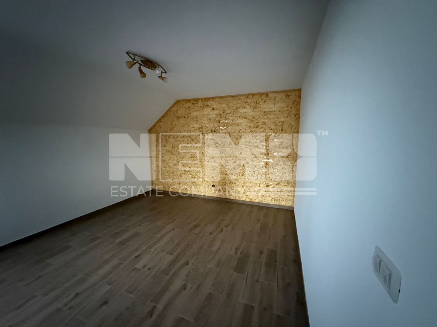 CASA DE VANZARE | 155.00 EURO | 200MP UTILI | 2500 MP TEREN | - Poză 13