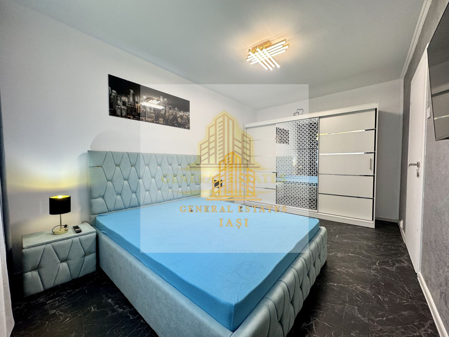 Vânzare apartament cu 2 camere 52 m.p. în Pod Roș - Poză 11