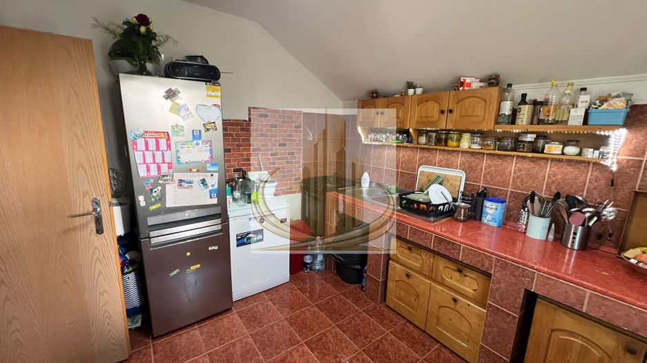 Casă spațioasă cu 2 apartamente, acces din 2 străzi – zona Lipovei - Poză 11