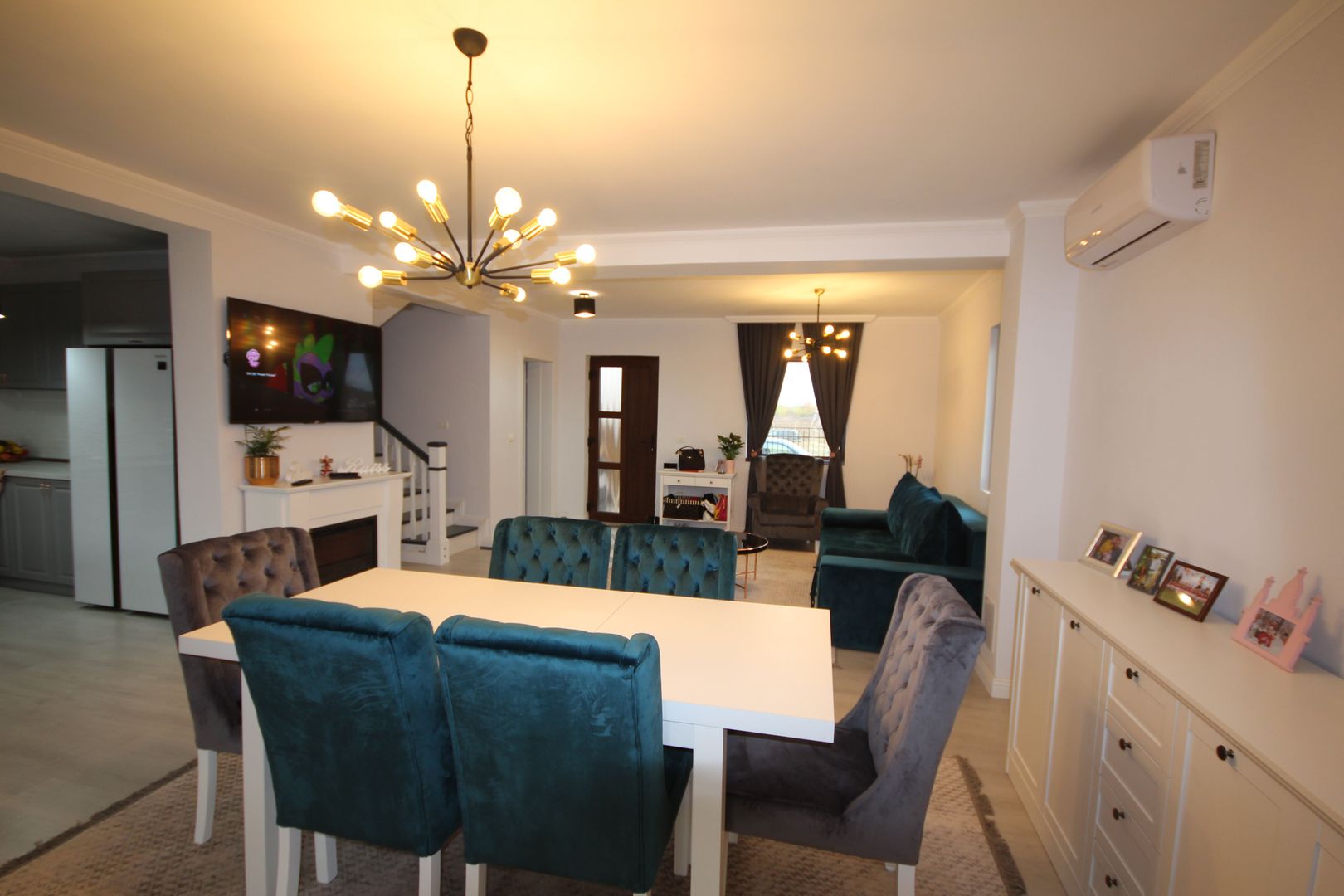 Modern si primitor - Poză 47