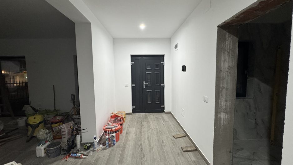 Sacalaz individuala P+E,Terasa,balcon,2 bai,5 camere,2 F.s - Poză 8