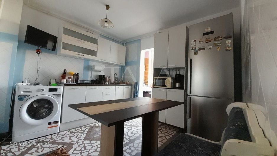 Apartament decomandat cu 2 camere, garaj și beci, Mărăști. - Poză 3