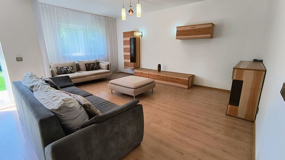 Vila Complex The CLASS,- rond OMV Pipera- curte - Poză 5