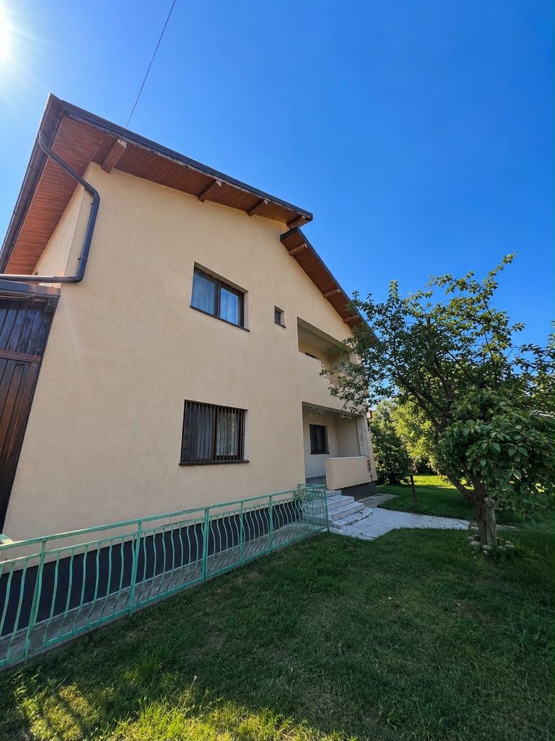 Vilă individuală P+1+Pod cu garaj și teren generos de 1.130 mp – Otopeni - Poză 1