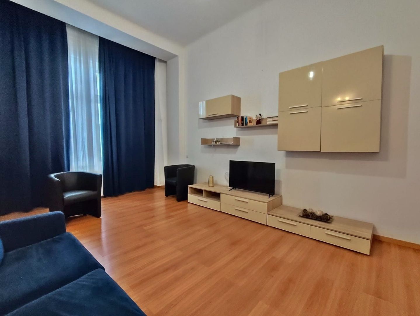 Inchiriere 3 camere  ultracentral, str. Iuliu Maniu, Oradea - Poză 2