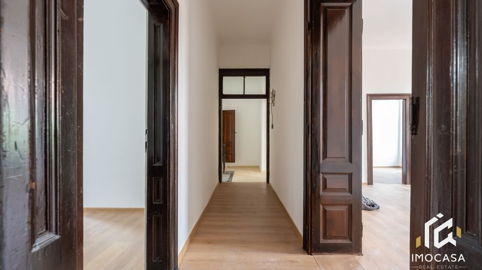 De vanzare Cladire bloc Istoric Central Arad D+P+E+M curte proprie - Poză 13