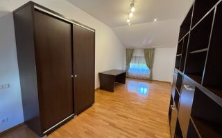 Vila spatioasa 6 dormitoare | gradina | Garaj - Poză 19