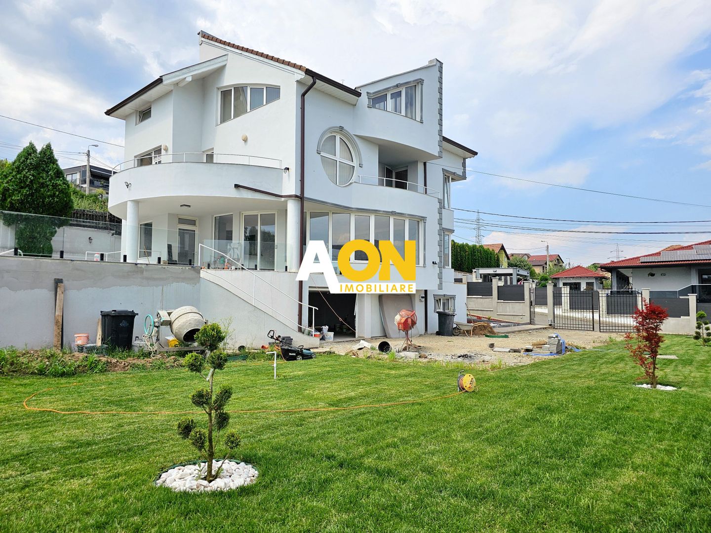 Casa 9 camere, 898 mp teren, zona Schit - Poză 1